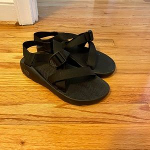 Like New Mens Chacos